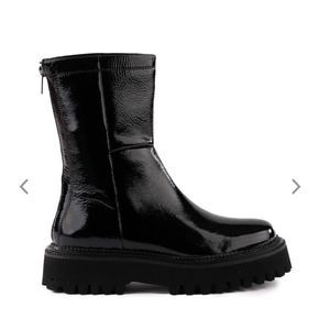 Black Seychelles Last Chance lug Boot- 8
